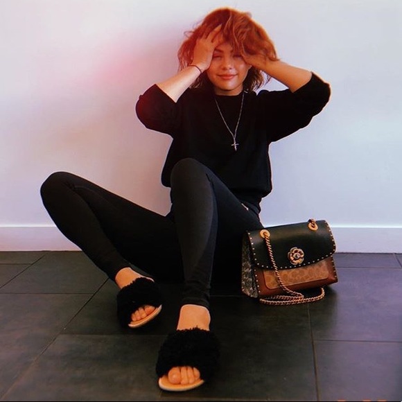 Meet your Posher, Kaitlin - Picture 1 of 4